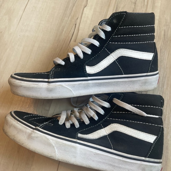 Vans - Picture 2 of 4